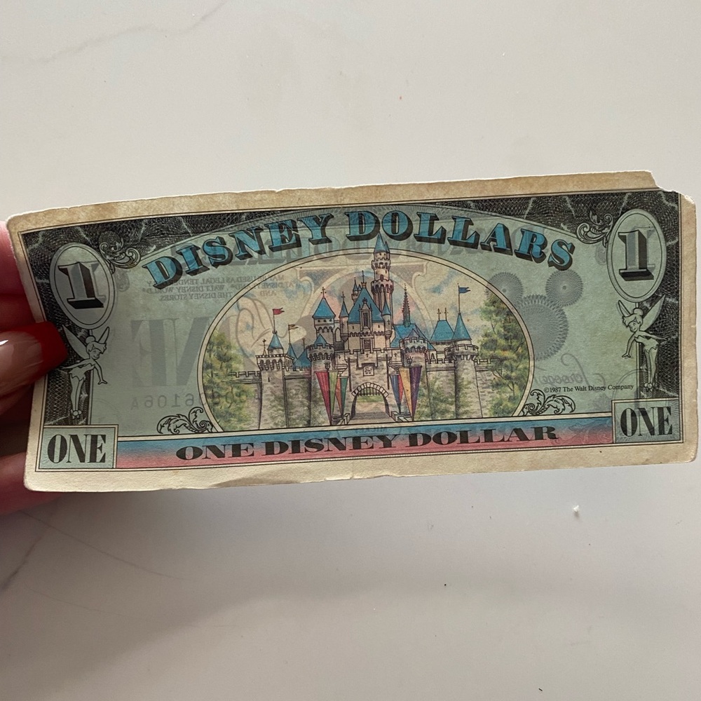 A total of four Disney currency $1 denominations 1987 and 1989 series - Picture 14 of 14
